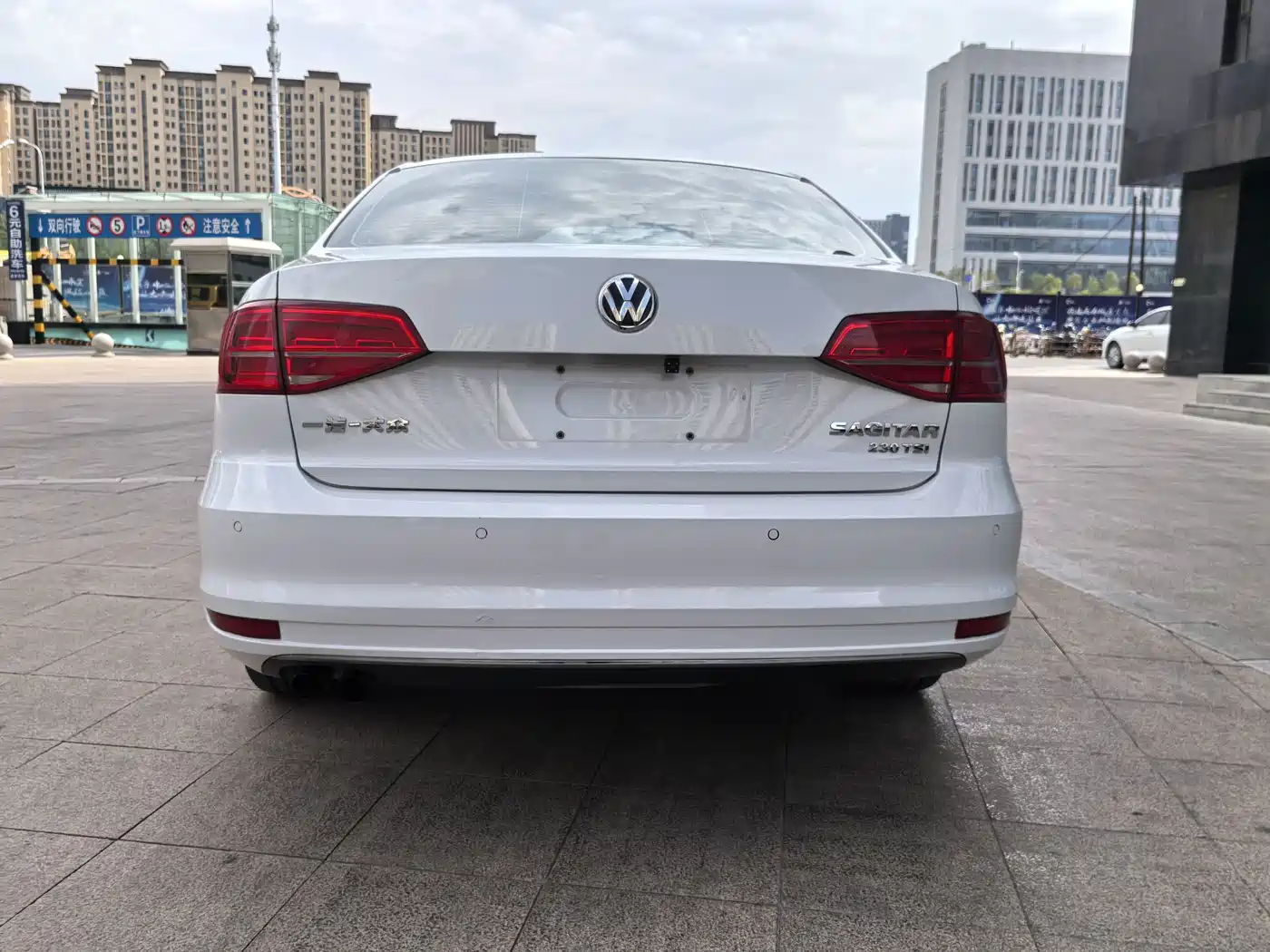 Volkswagen Sagitar 2015 230TSI Automatic Luxury