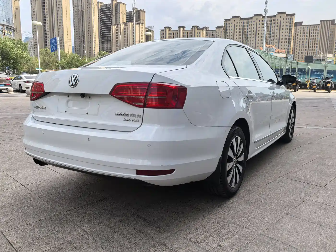 Volkswagen Sagitar 2015 230TSI Automatic Luxury