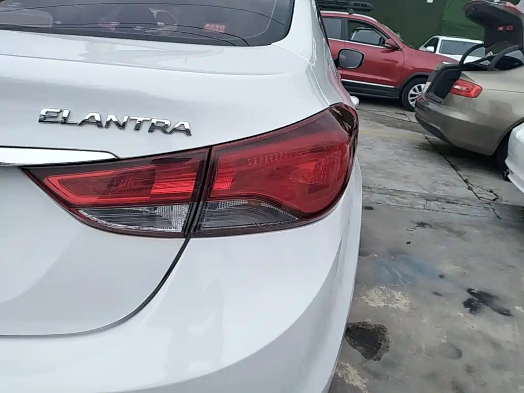 Hyundai Langdong 2016 1.6L Automatic Smart Edition