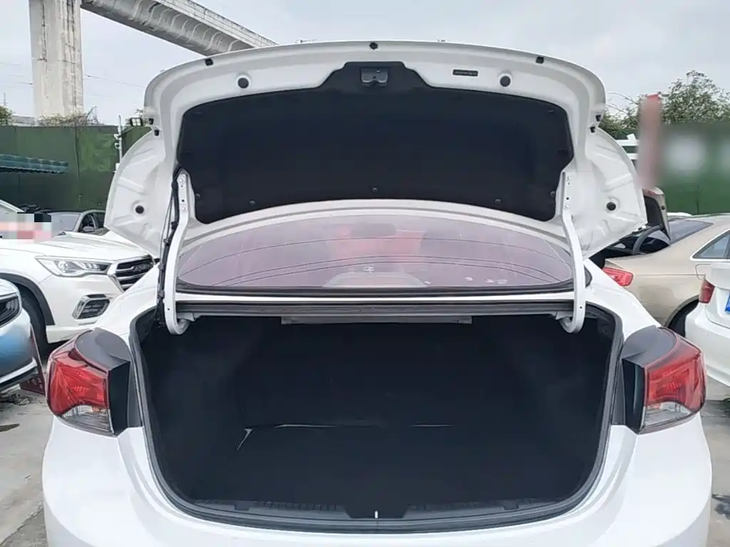 Hyundai Langdong 2016 1.6L Automatic Smart Edition