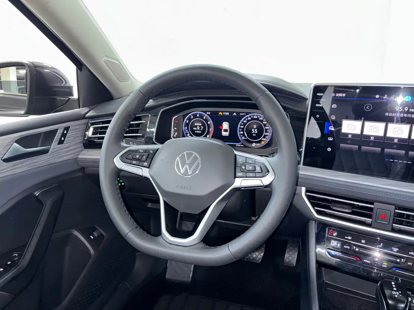 Volkswagen Sagitar 2023 280TSI DSG Surpass Plus Edition