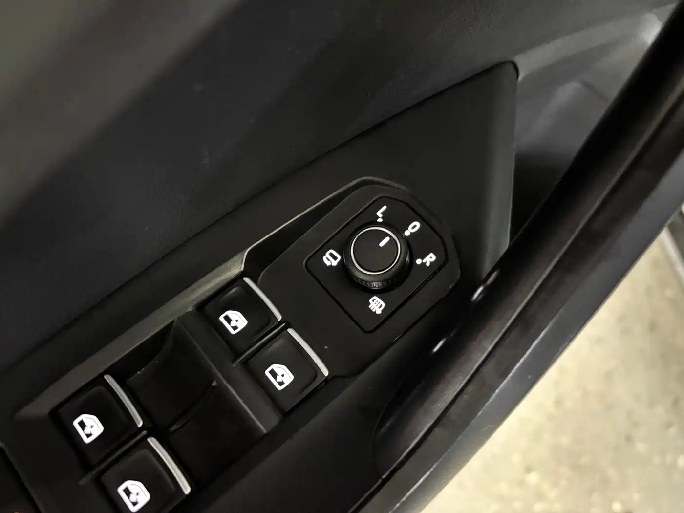 Volkswagen Sagitar 2023 280TSI DSG Surpass Plus Edition