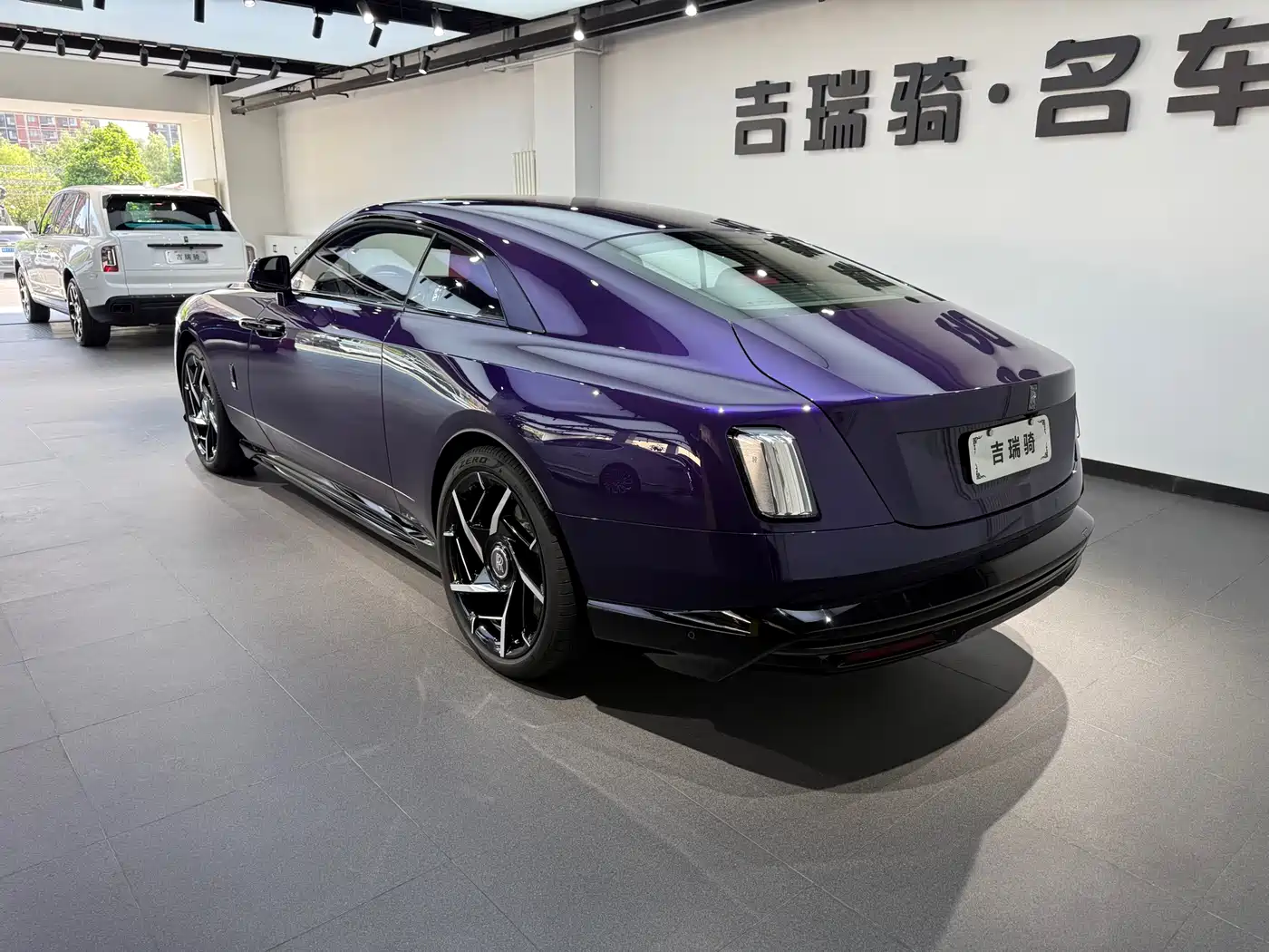 Rolls-Royce Spectre 2024 Standard Model