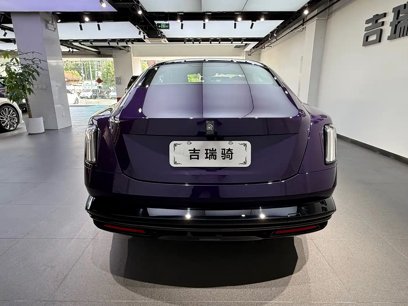 Rolls-Royce Spectre 2024 Standard Model