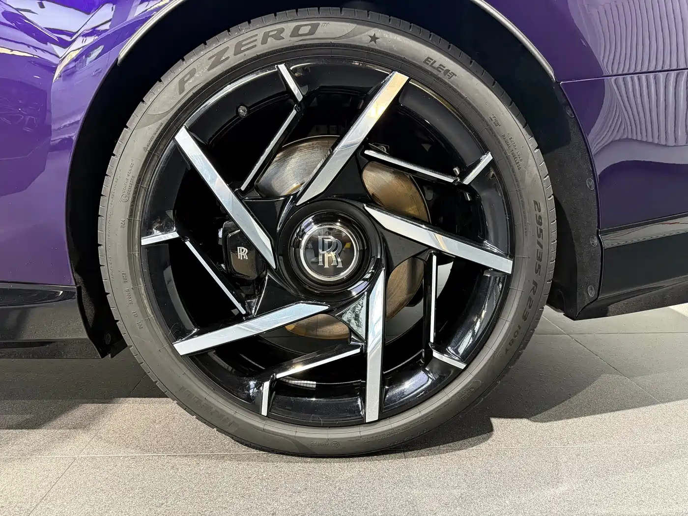 Rolls-Royce Spectre 2024 Standard Model
