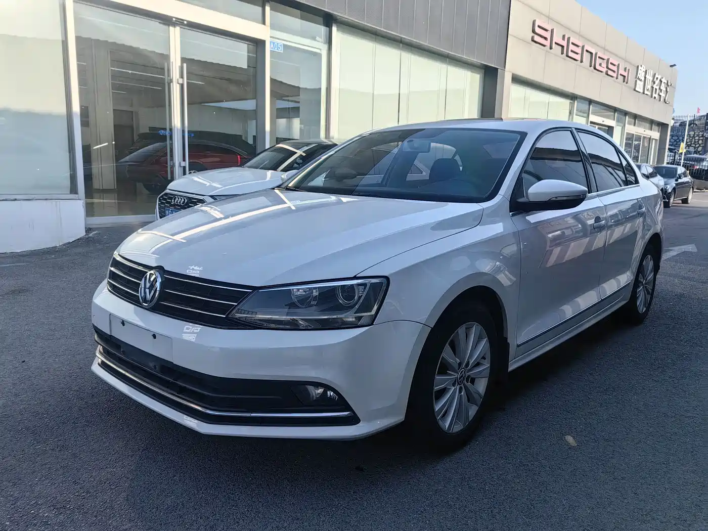 Volkswagen Sagitar 2015 1.6L Automatic Comfort