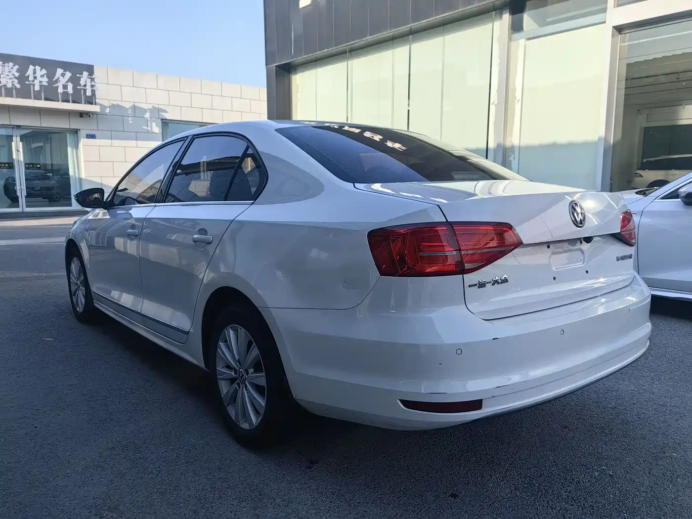 Volkswagen Sagitar 2015 1.6L Automatic Comfort