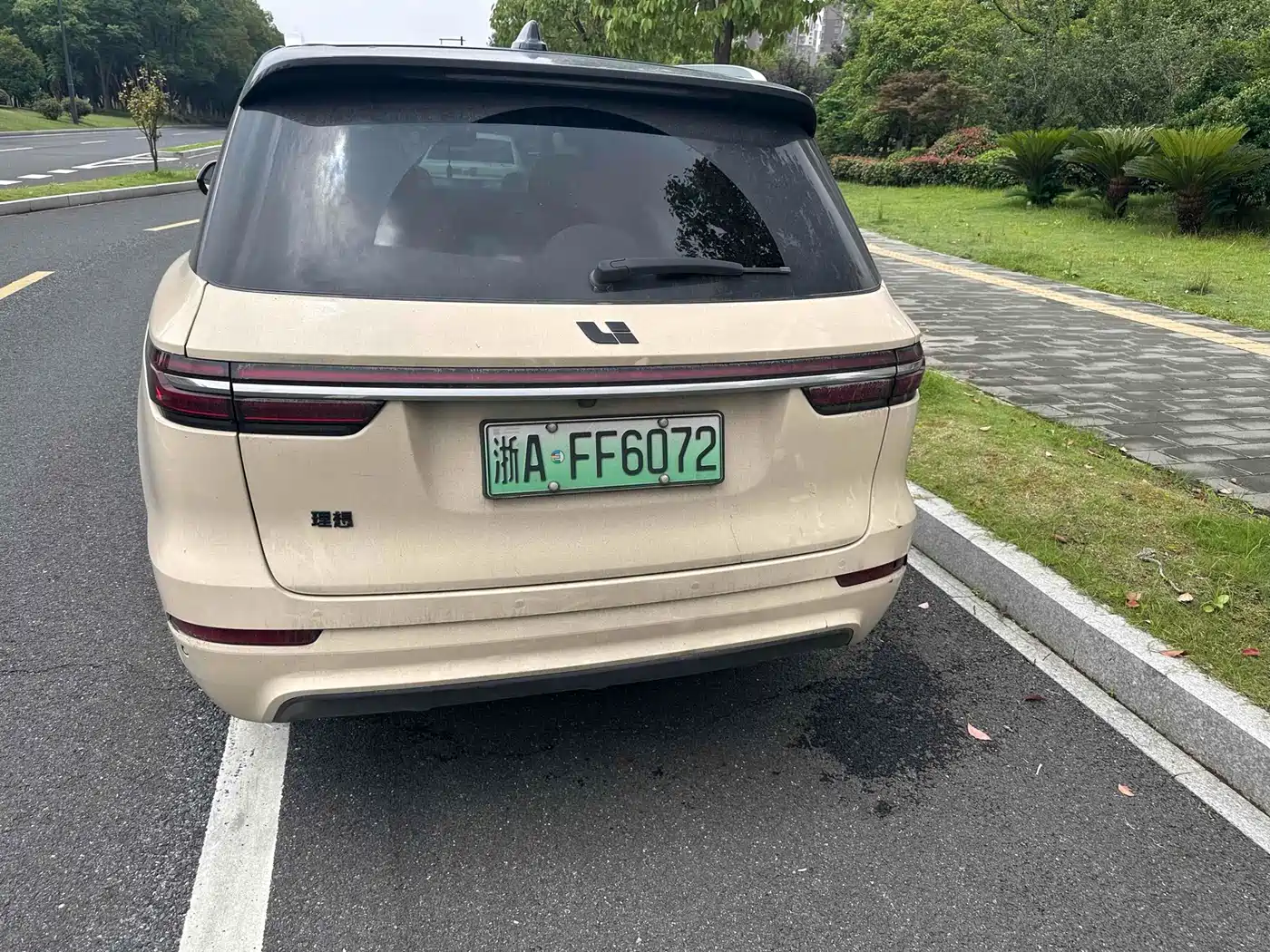Li Auto Li ONE 2020 Extended Range 6-seater