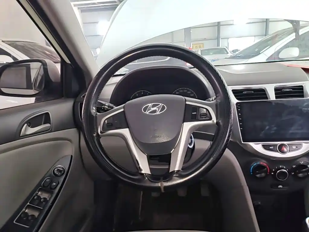 Hyundai Verna 2014 1.4L Manual Smart GLS