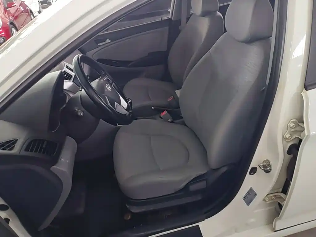 Hyundai Verna 2014 1.4L Manual Smart GLS