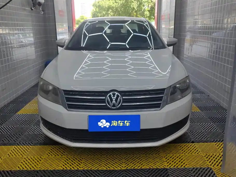 Volkswagen Lavida 2013 Facelift Classic 1.6L Manual Trend