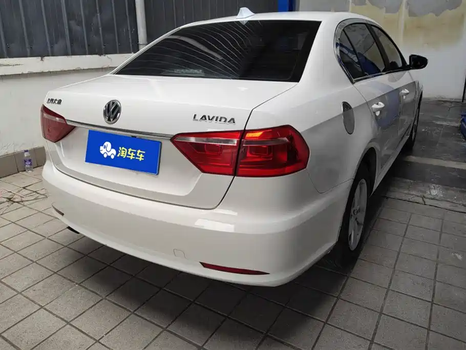 Volkswagen Lavida 2013 Facelift Classic 1.6L Manual Trend