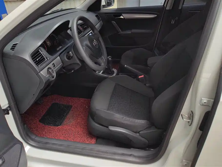 Volkswagen Lavida 2013 Facelift Classic 1.6L Manual Trend