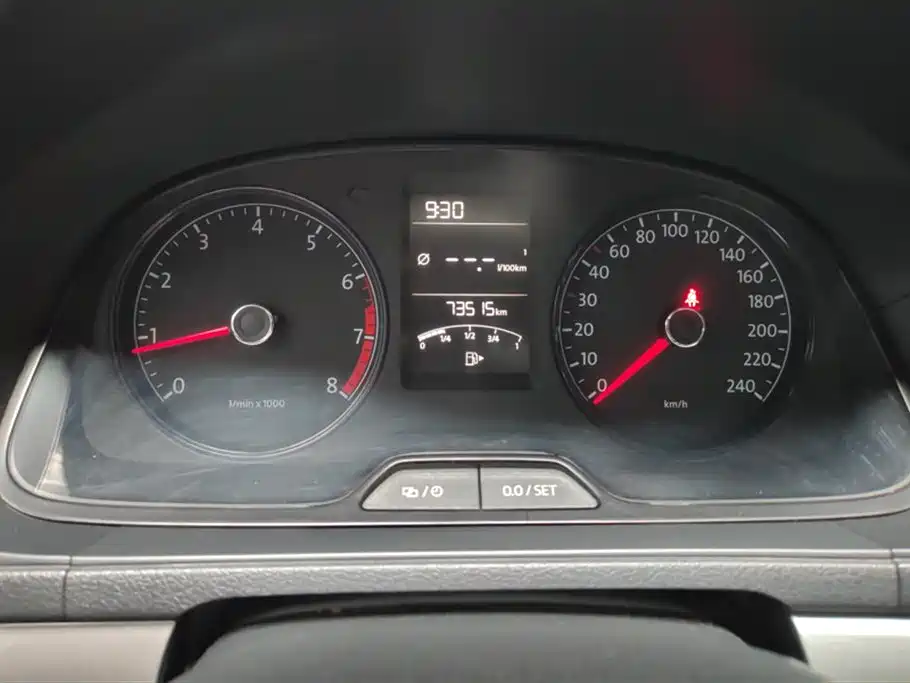 Volkswagen Lavida 2013 Facelift Classic 1.6L Manual Trend