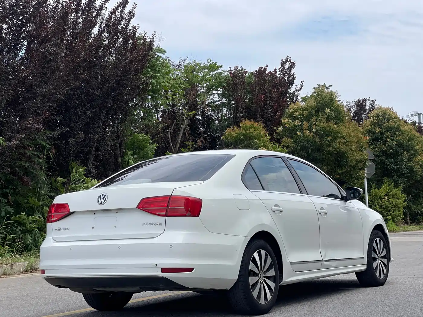 Volkswagen Sagitar 2017 1.6L Manual Comfort