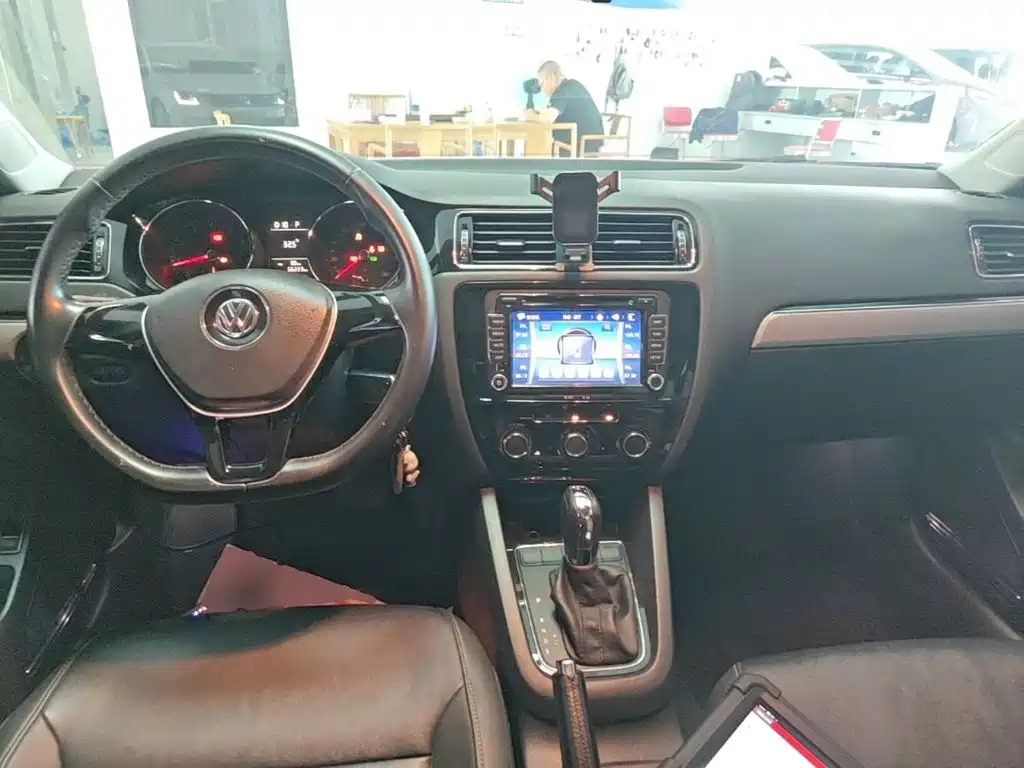 Volkswagen Sagitar 2015 230TSI Automatic Comfort