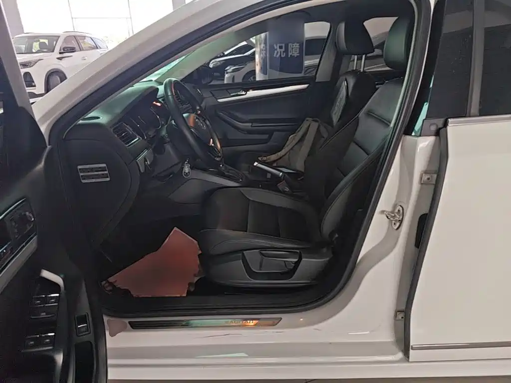 Volkswagen Sagitar 2015 230TSI Automatic Comfort