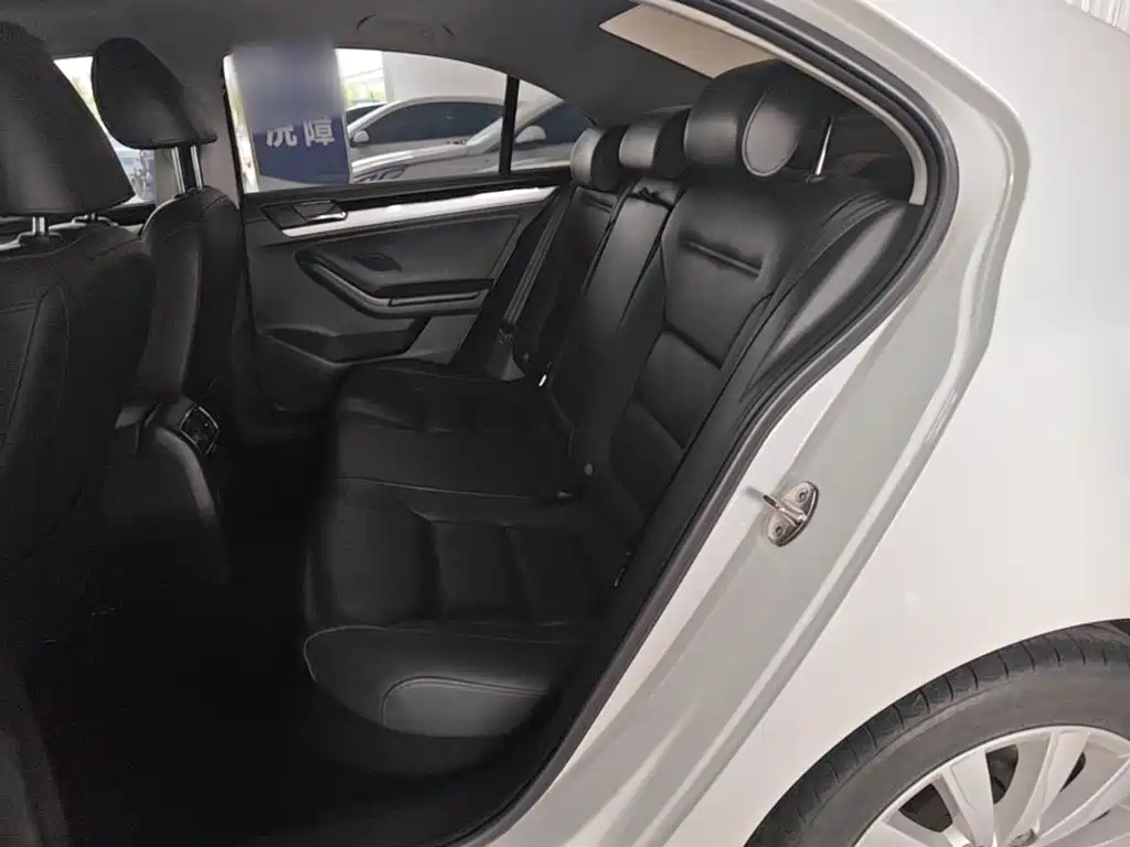 Volkswagen Sagitar 2015 230TSI Automatic Comfort