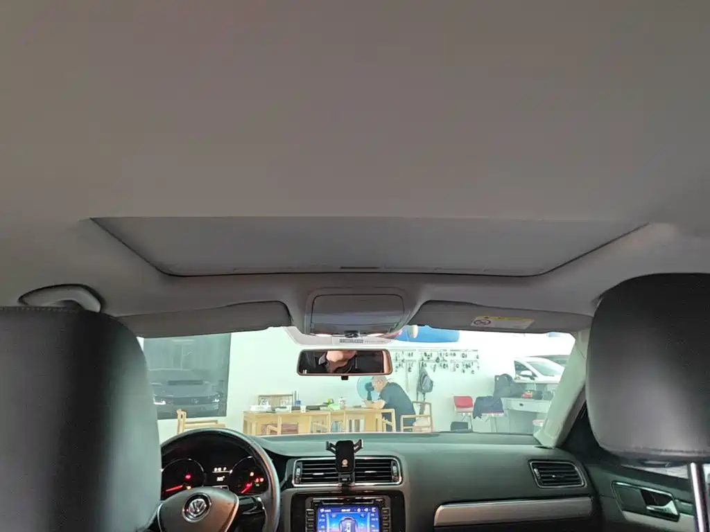 Volkswagen Sagitar 2015 230TSI Automatic Comfort