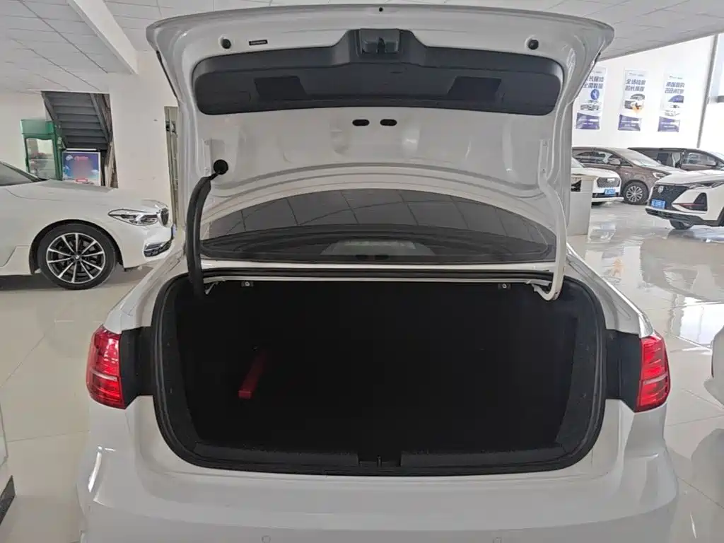Volkswagen Sagitar 2015 230TSI Automatic Comfort
