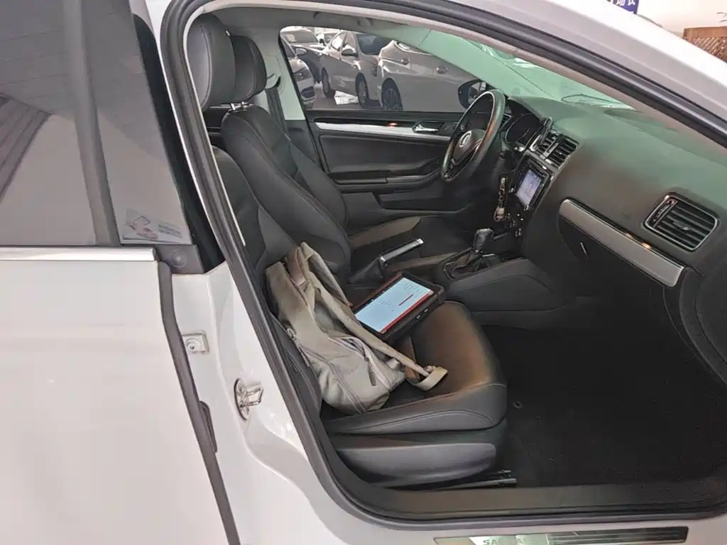 Volkswagen Sagitar 2015 230TSI Automatic Comfort