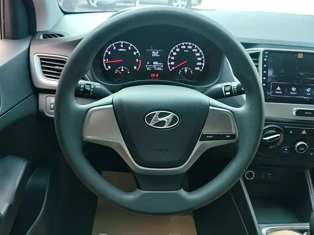 Hyundai Hyundai Verna 2016 1.4L Manual Cool Edition GLS