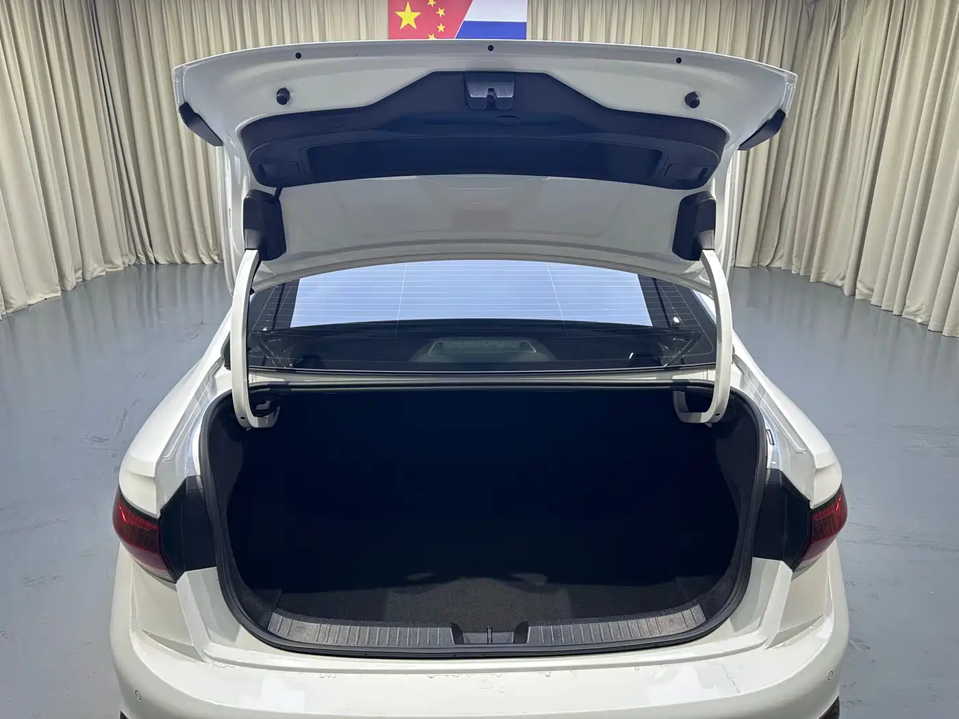 Volkswagen Sagitar 2023 280TSI DSG Surpass Plus Edition