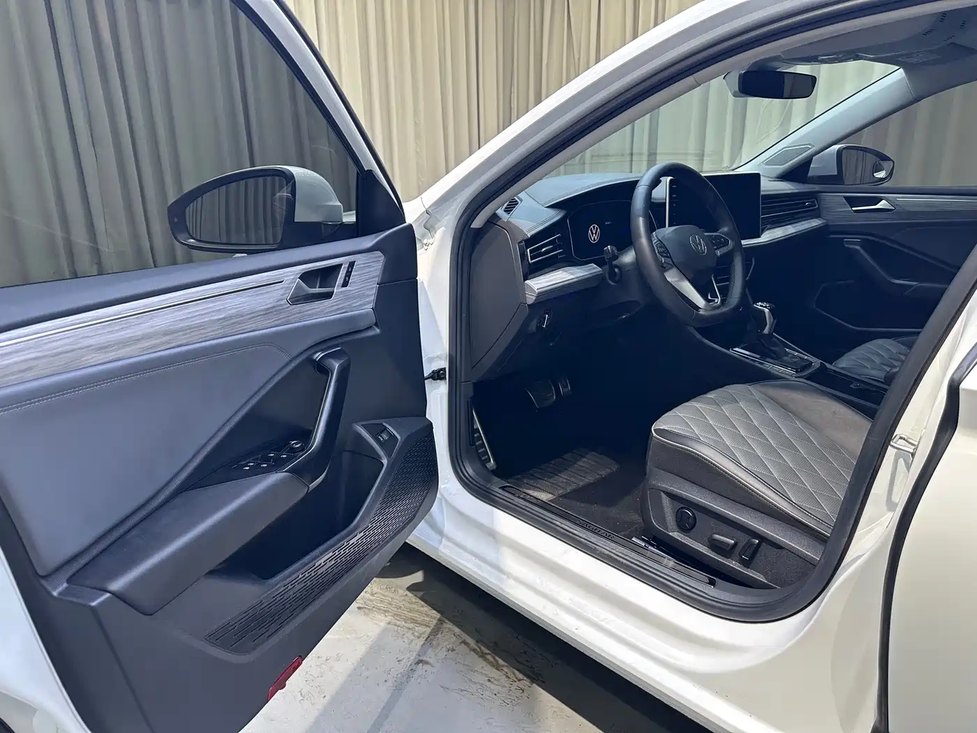 Volkswagen Sagitar 2023 280TSI DSG Surpass Plus Edition