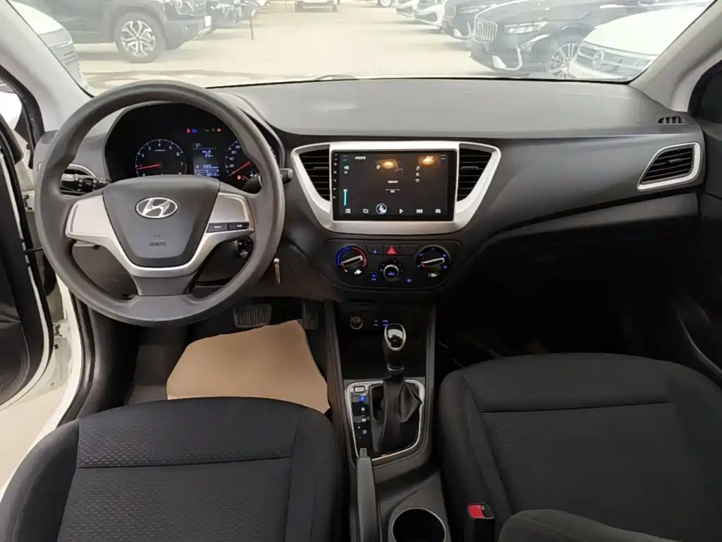 Hyundai Hyundai Verna 2016 1.4L Automatic Cool Edition GLS