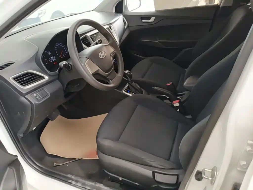 Hyundai Hyundai Verna 2016 1.4L Automatic Cool Edition GLS
