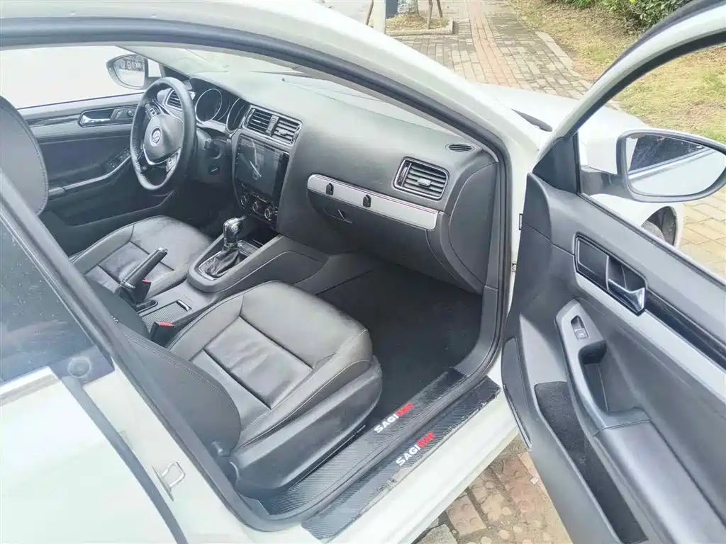Volkswagen Sagitar 2017 230TSI Automatic Comfort