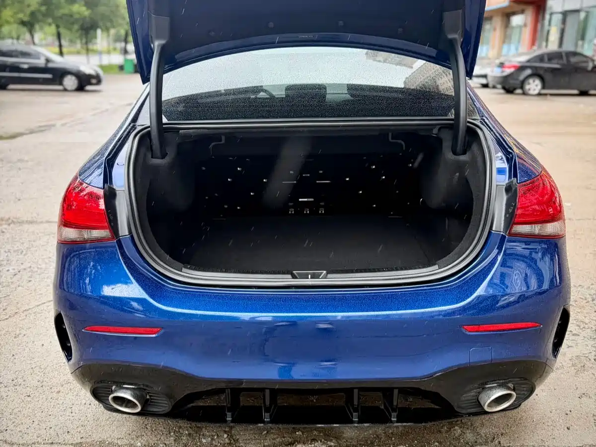 Mercedes-Benz Mercedes-Benz A-Class 2021 A 180 L Sports Sedan