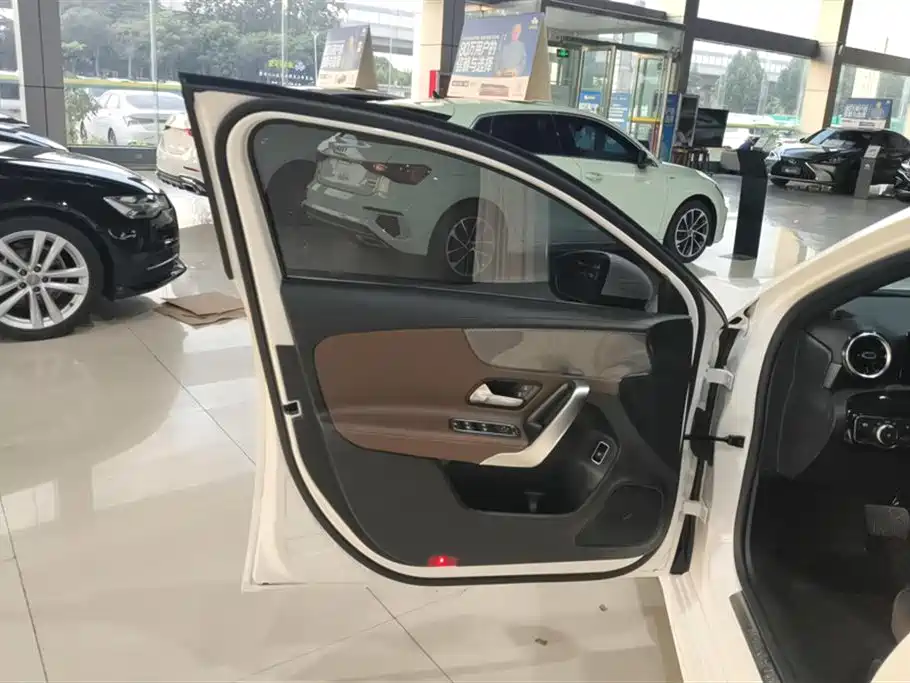 Mercedes-Benz Mercedes-Benz A-Class 2020 A 180 L Sport Sedan