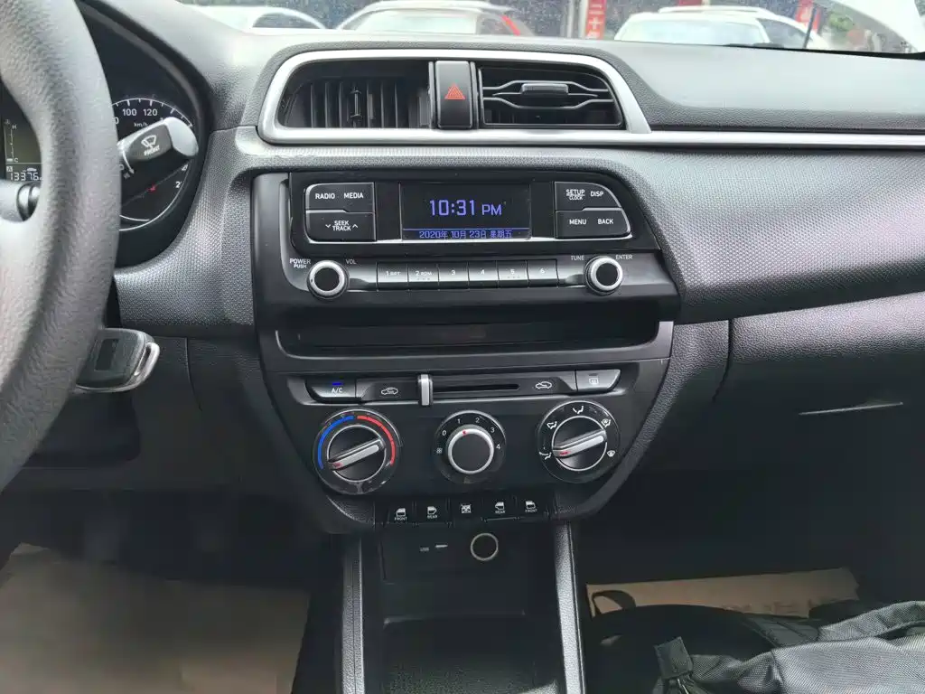Hyundai Verna 2017 1.4L Manual Color Edition (China V)