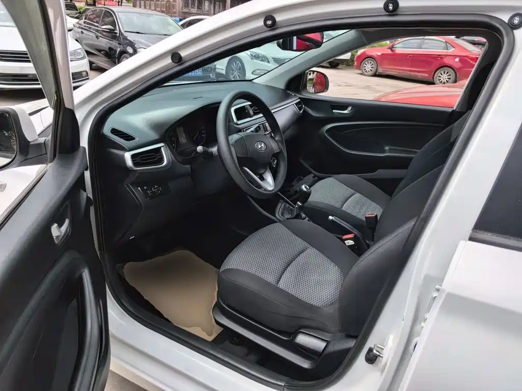 Hyundai Verna 2017 1.4L Manual Color Edition (China V)