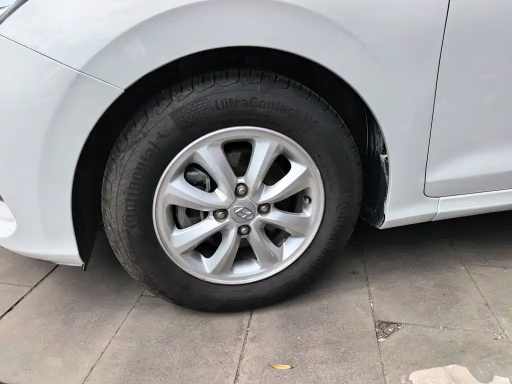 Hyundai Verna 2017 1.4L Manual Color Edition (China V)