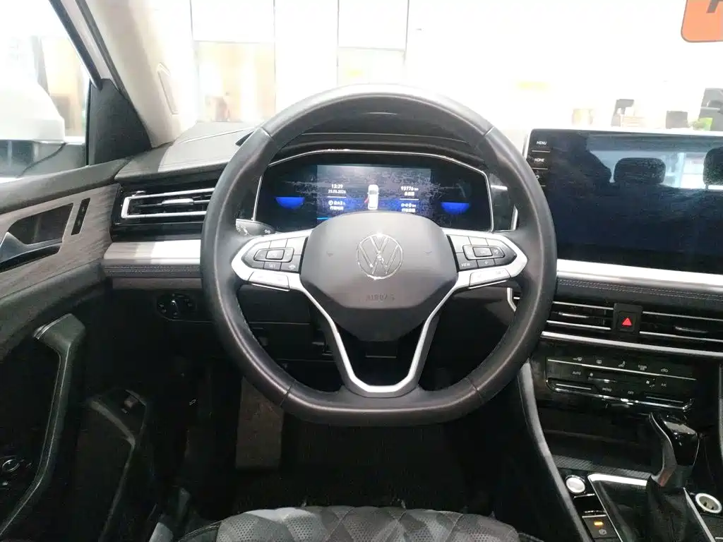 Volkswagen Sagitar 2023 Model Year 200TSI DSG Surpass Edition