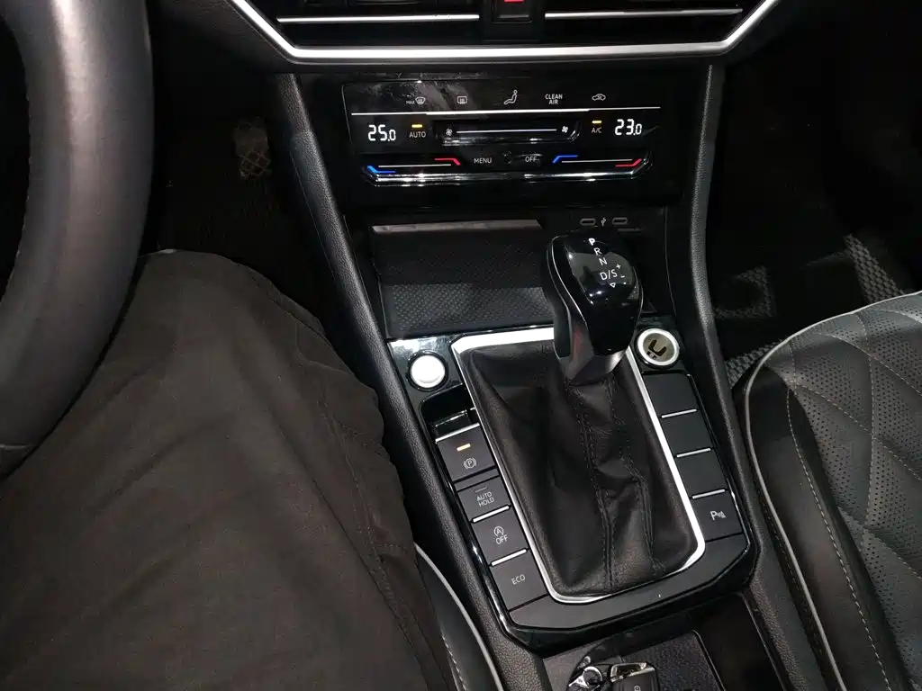 Volkswagen Sagitar 2023 Model Year 200TSI DSG Surpass Edition