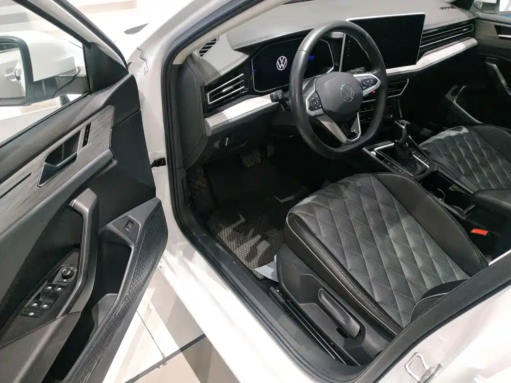 Volkswagen Sagitar 2023 Model Year 200TSI DSG Surpass Edition