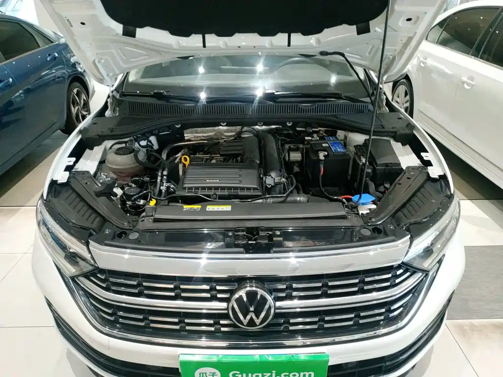 Volkswagen Sagitar 2023 Model Year 200TSI DSG Surpass Edition