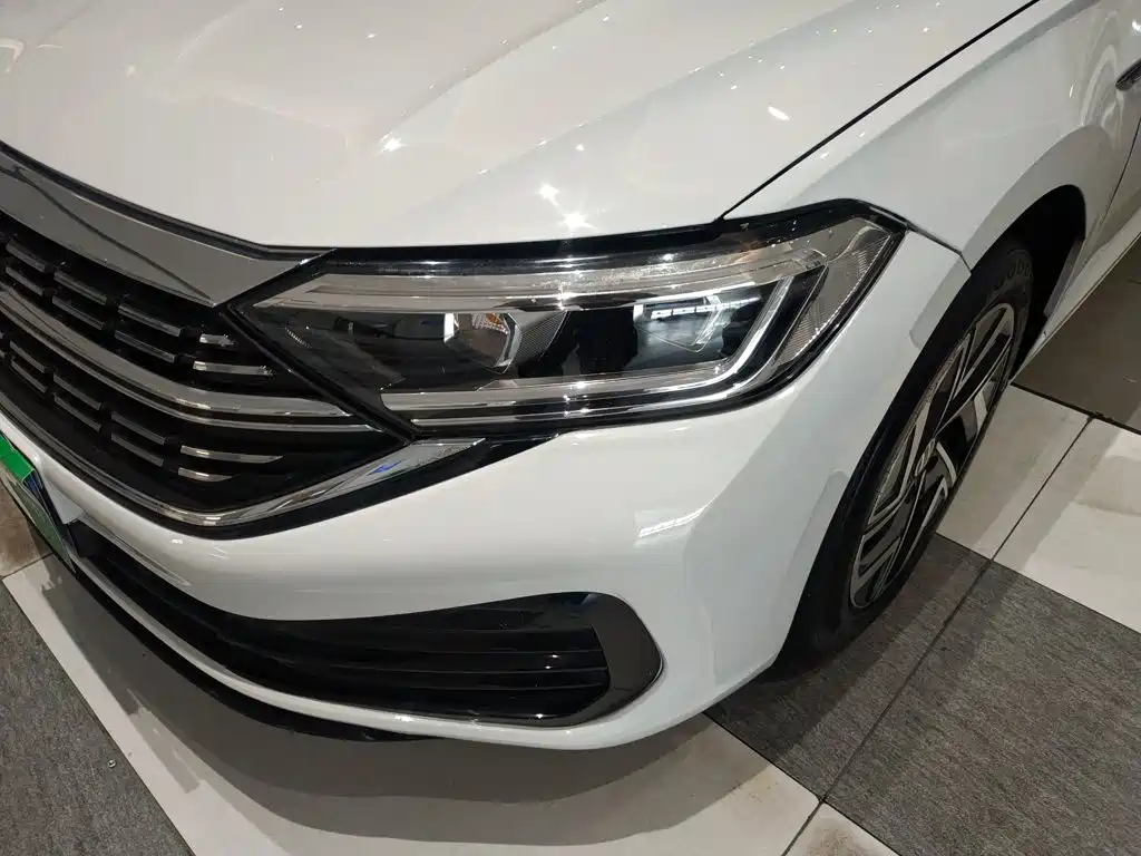Volkswagen Sagitar 2023 Model Year 200TSI DSG Surpass Edition