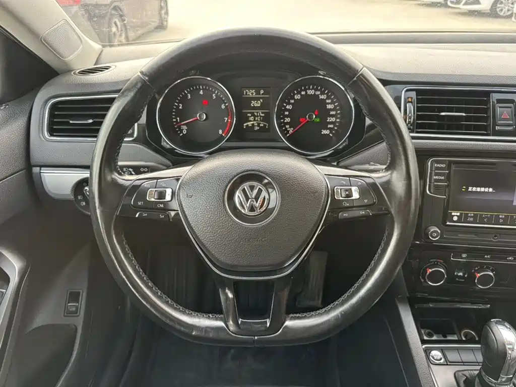 Volkswagen Sagitar 2018 1.6L Automatic Comfort