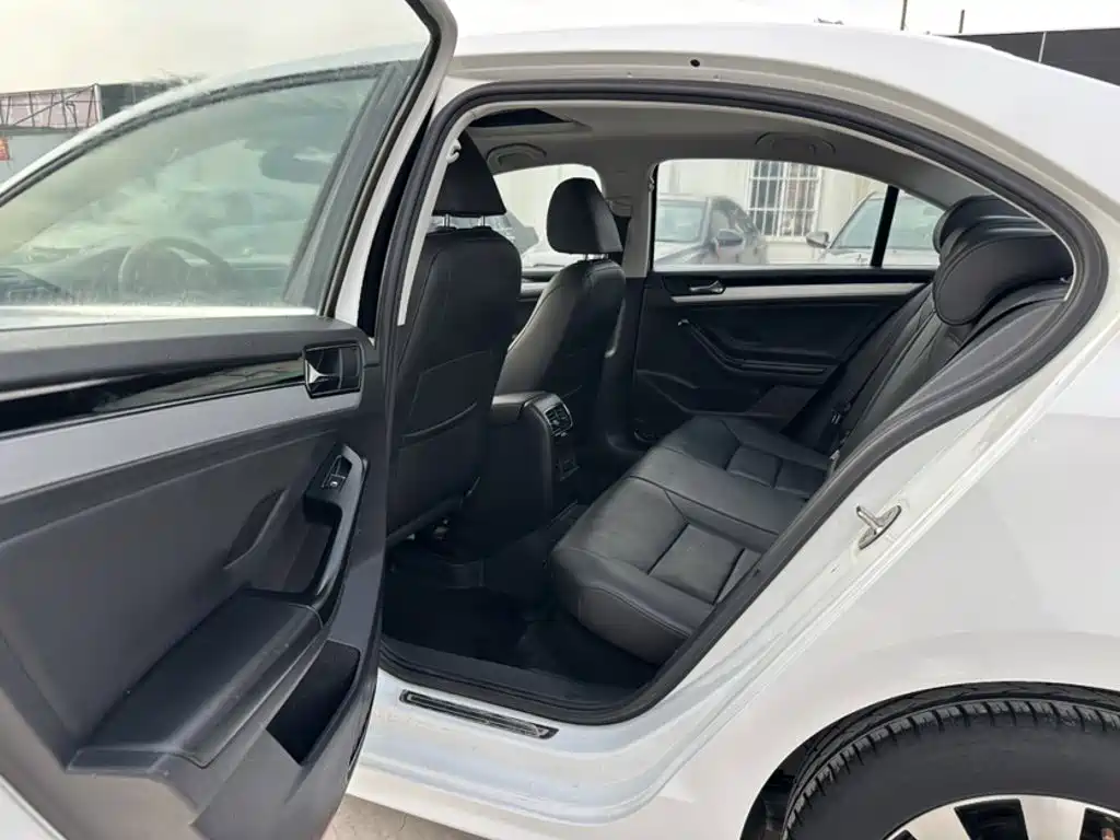 Volkswagen Sagitar 2018 1.6L Automatic Comfort
