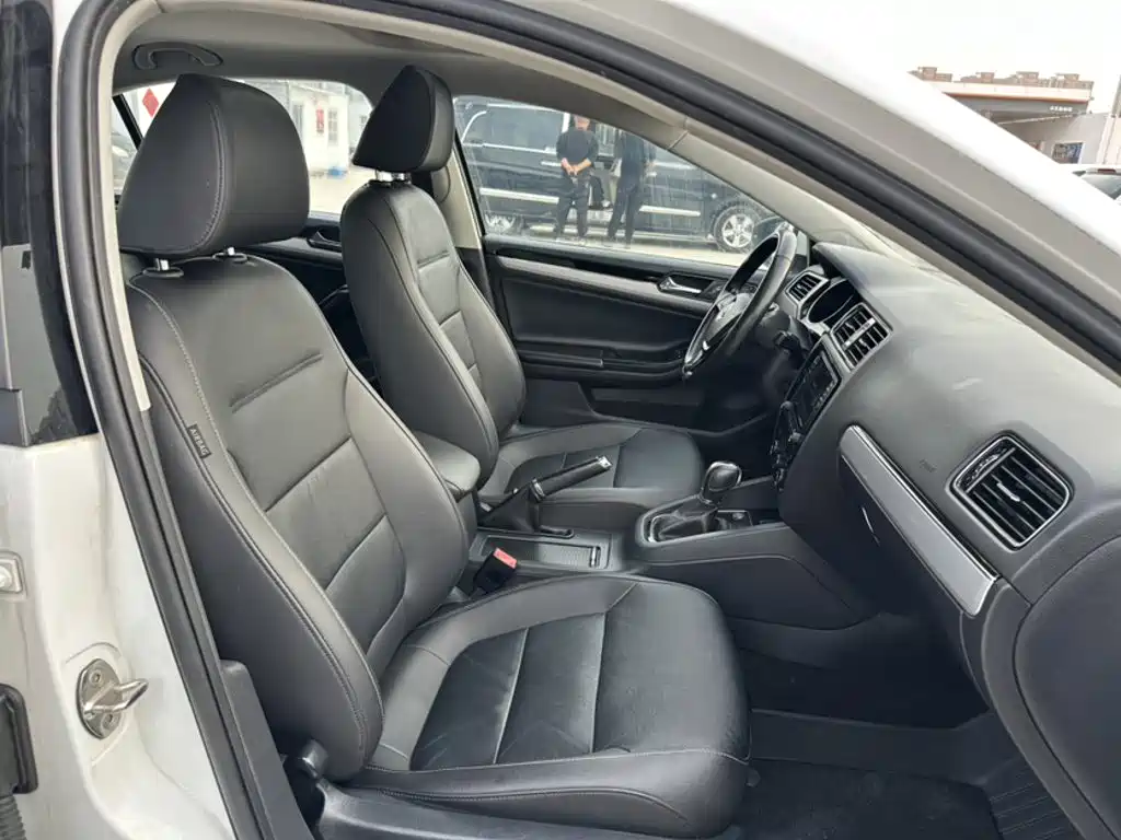 Volkswagen Sagitar 2018 1.6L Automatic Comfort