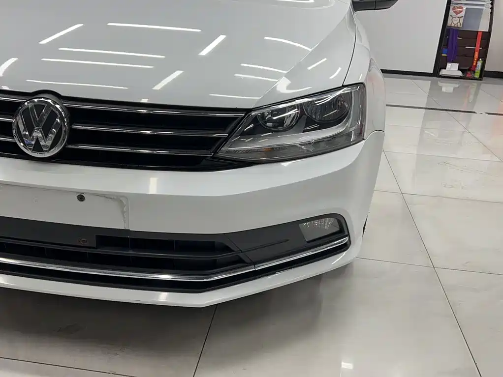 Volkswagen Sagitar 2015 1.6L Automatic Comfort