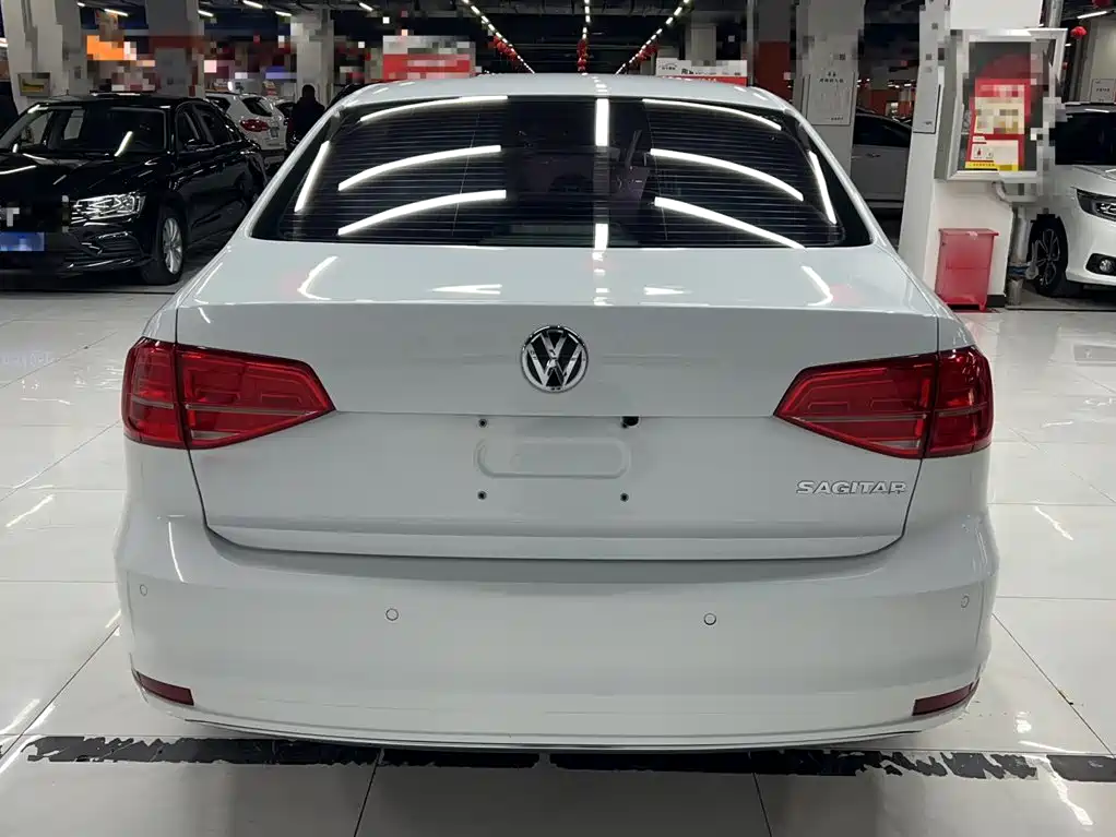 Volkswagen Sagitar 2015 1.6L Automatic Comfort