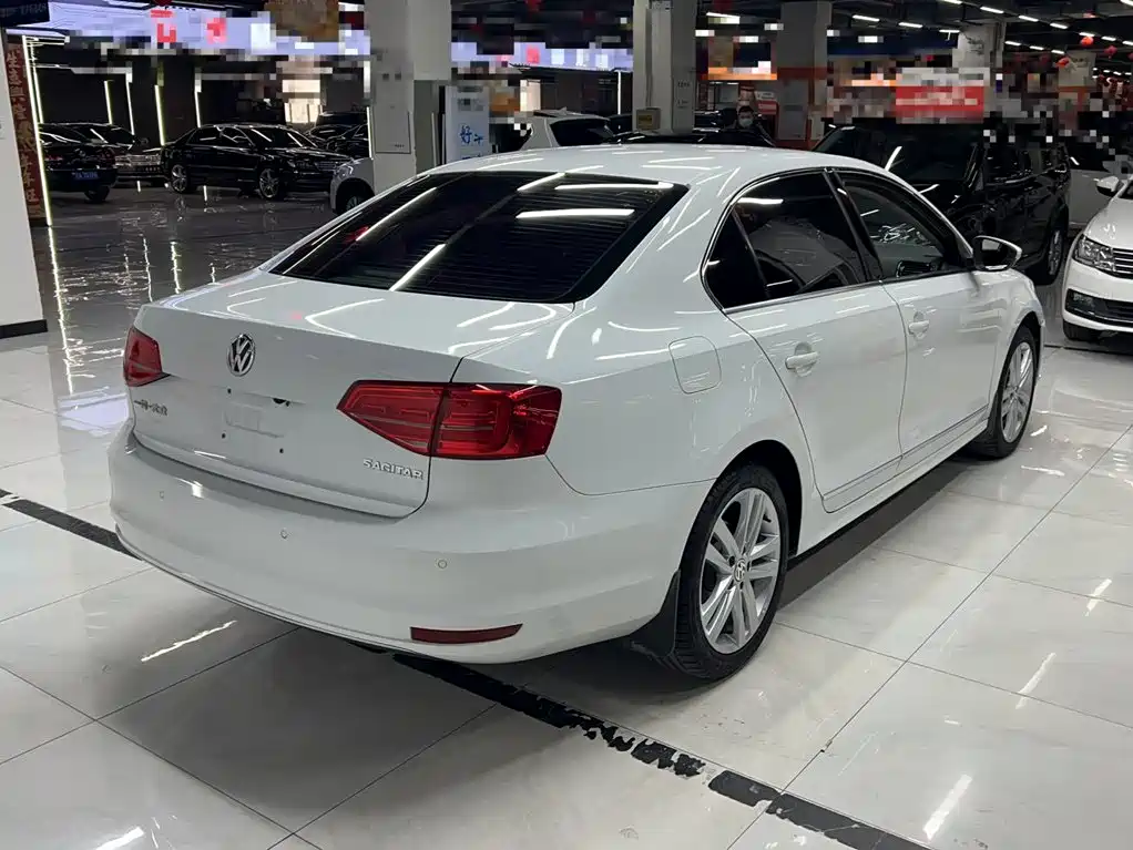 Volkswagen Sagitar 2015 1.6L Automatic Comfort