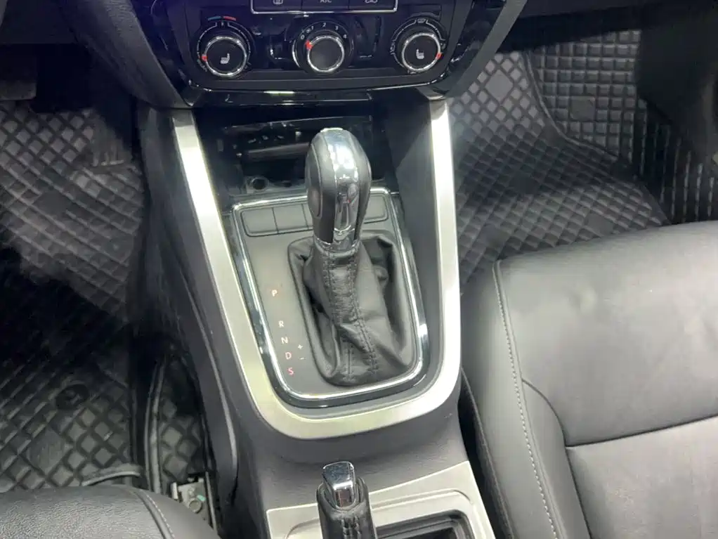 Volkswagen Sagitar 2015 1.6L Automatic Comfort