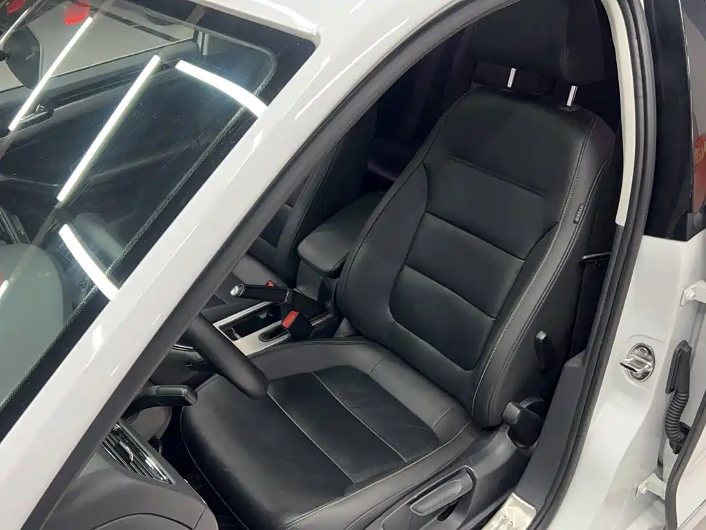 Volkswagen Sagitar 2015 1.6L Automatic Comfort