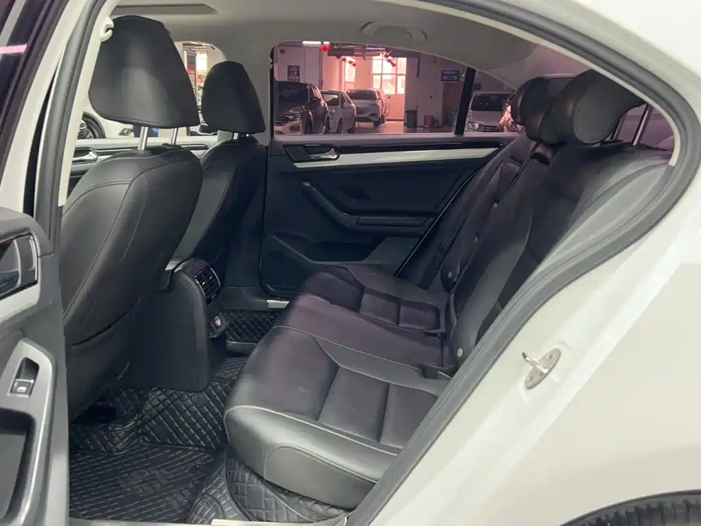 Volkswagen Sagitar 2015 1.6L Automatic Comfort